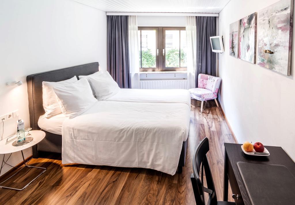 Kreuzblume Hotel & Restaurant Freiburg im Breisgau Eksteriør bilde